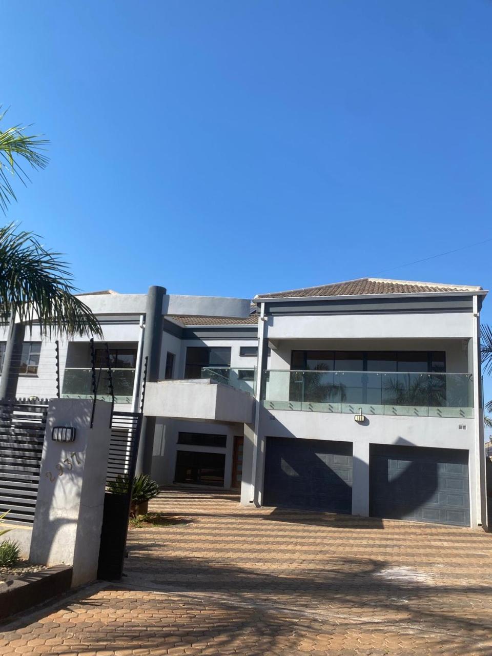 Holiday Villa Harare Bagian luar foto