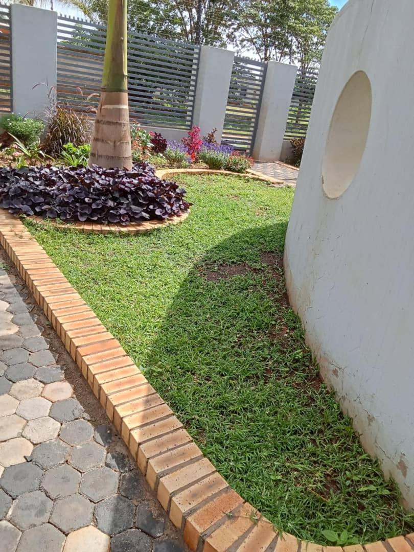 Holiday Villa Harare Bagian luar foto